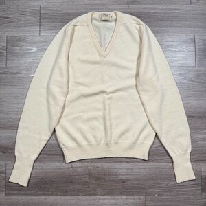 Men’s Vintage L.L. Bean Beige 100% Lambswool V-Neck Sweater Size L Tall